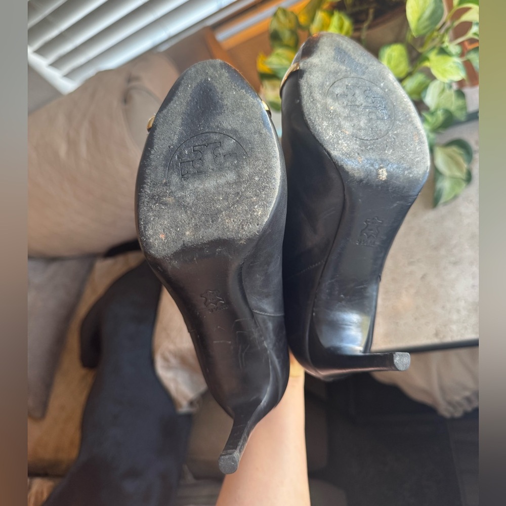 Tory Burch Pacey Cap Toe Leather Ankle Bootie - Picture 6 of 8